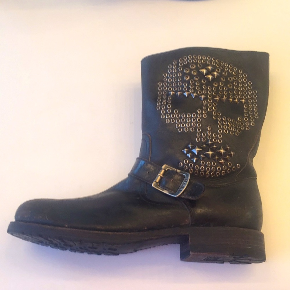 FRYE Black Leather Boots Silver Studs Skulls 9.5